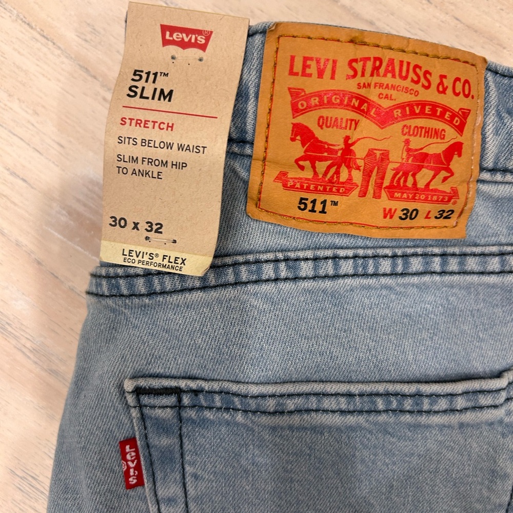 Levi's Slim Jeans in Light Blue - Picture 2 of 5